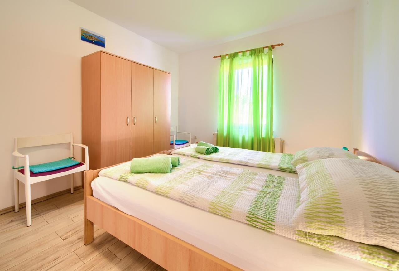 Apartman Mihael Malinska Exterior foto